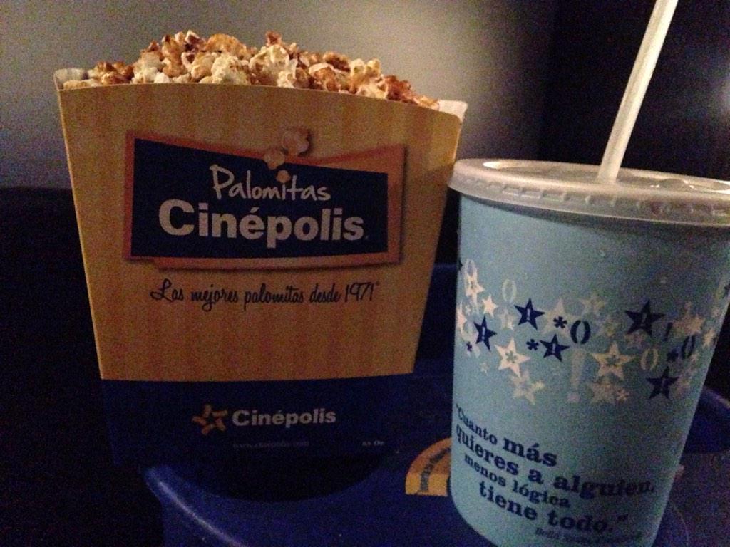 ChokFm's tweet photo. Gracias @Cinepolis #Altabrisa por la invitación a ver #Gloria #palomitasdecaramelotime @anzaldo_roberto agustoooo http://t.co/IshE8lbdhs