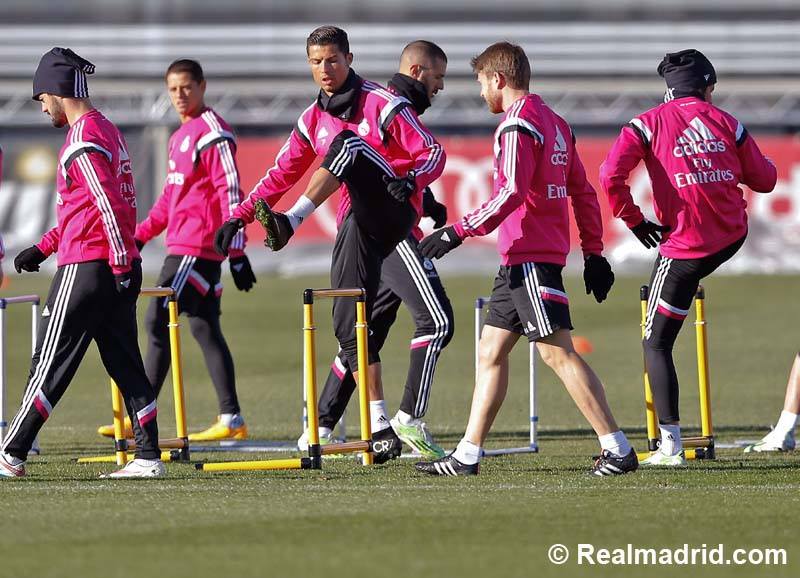 SatSebastian's tweet image. El Real Madrid completó la primera sesión de 2015 antes del partido contra el Valencia.
:D HALA MADRID :D@realmadrid