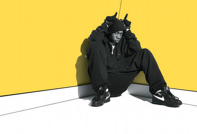 Sneakbo's tweet image. I'm just sitting here...😷