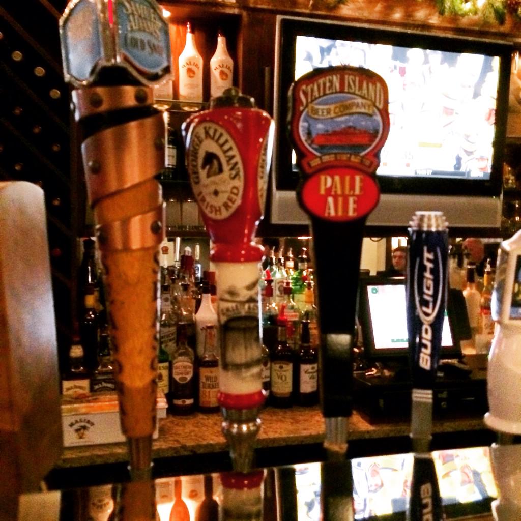 SIBeerCo's tweet photo. Staten Island Beer Company on tap at Denino's Tavern. Come get the best pizza and beer on the island together. http://t.co/waaWFDXhDR