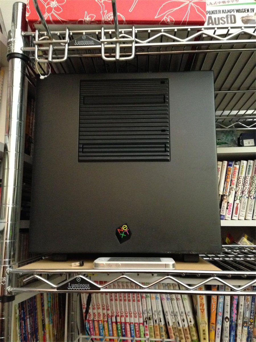 wainohito's tweet image. 年末の片付け最中に撮った1枚（＾ω＾）
#NeXTCube