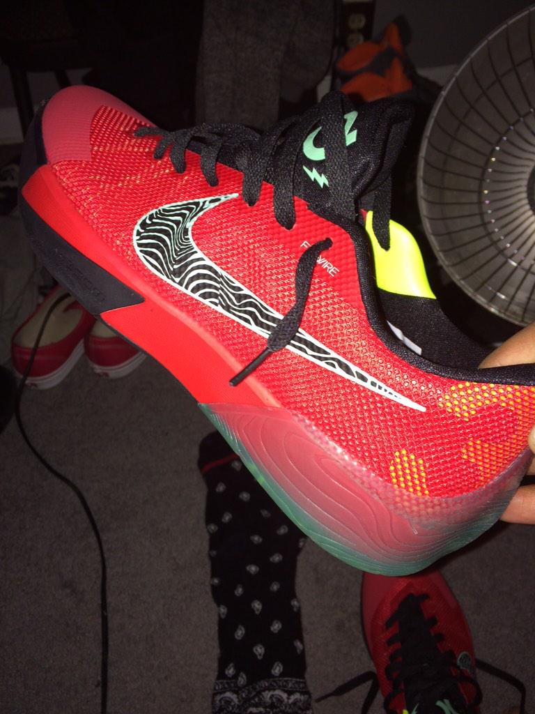 _don_b_'s tweet image. Okay I'm happy😊 got my basketball shoes💦💦 #KD #Trey5