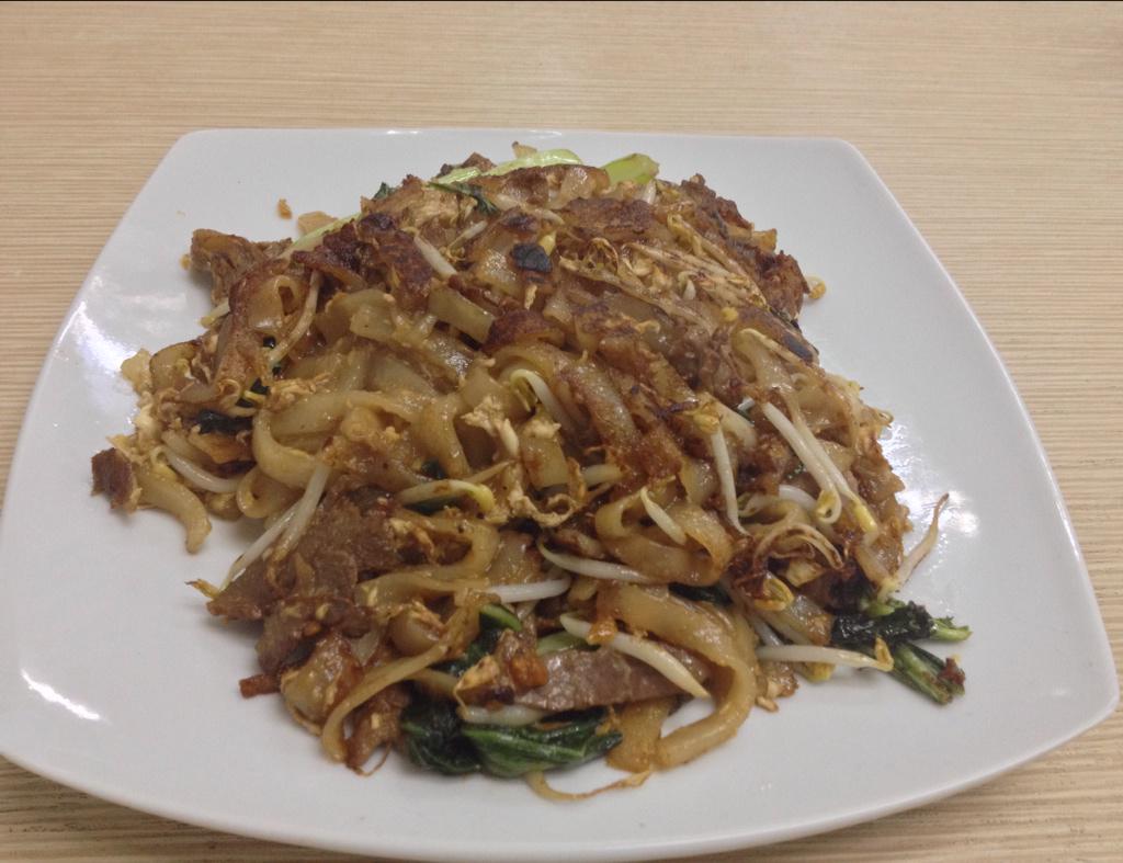 Pagi pagi dingin gini enaknya sarapan yang kayak gini. Selamat makan!