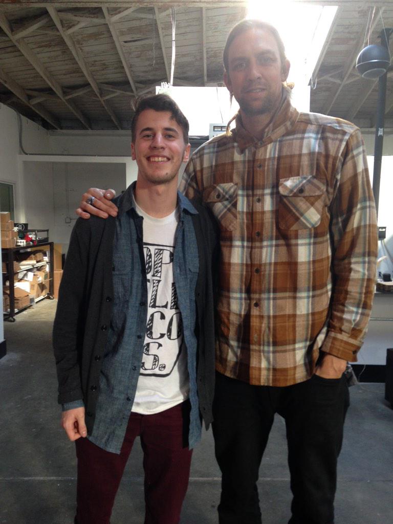 MyCallToArms's tweet photo. @JamesCoffeeCo hey thanks for being so nice and taking a picture with me :) can't wait for a new AVA TOUR👍 http://t.co/b6xDogFmrD