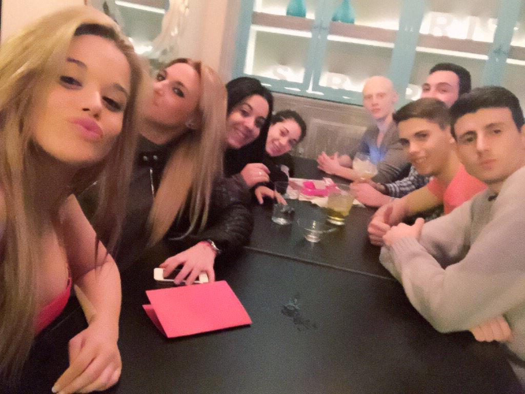 caroltejido's tweet photo. 💝💝💝💝💝@SaraSolis_21 @IsitaaCruz @nevauu @bayerischemotor @nachogarcia95 @agustejido7 😍😍😍😍😍🎁🎁🎁🎋🎊🎊🎊 #20 http://t.co/ocDoZuXBpJ