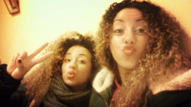 Wafaakrach's tweet photo. "@FranLaila: Te quieroooo @Wafaakrach mi gemela brindo por muchos más momentos así!! http://t.co/iKcA94LLt0" más te quiero yo a tiiiiii jiji