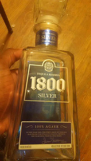 Throwing back shots still #working #GrindTime 💰🎶 http://t.co/tUGvrisAHE<a href="/tag/working"class="tags">#working</a><a href="/tag/grindtime"class="tags">#GrindTime</a>