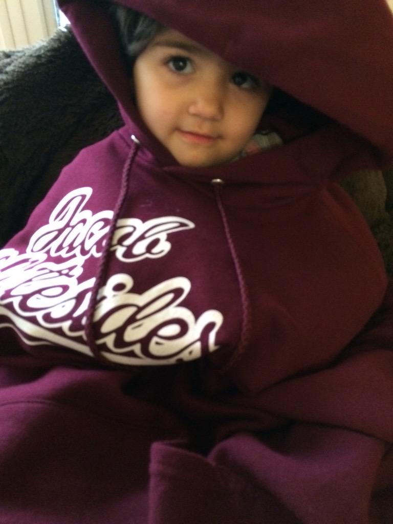 Darkangelnfts's tweet photo. Jacob isn't she so cute🙊 http://t.co/uurVeyjHL0