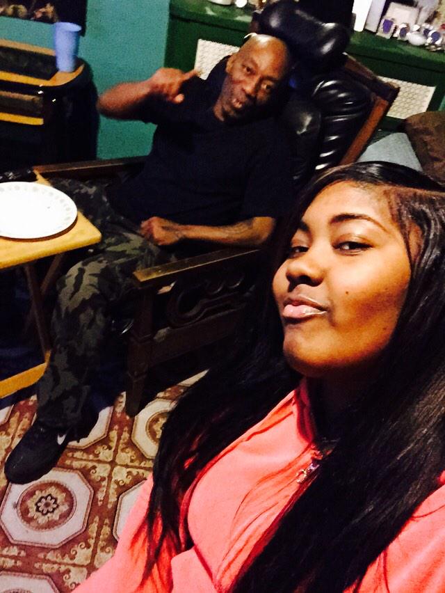 _ohLIVyalife's tweet photo. me &amp; devin dad 😂😁 #TeamDB12 💚 http://t.co/ikAn7He0BS
