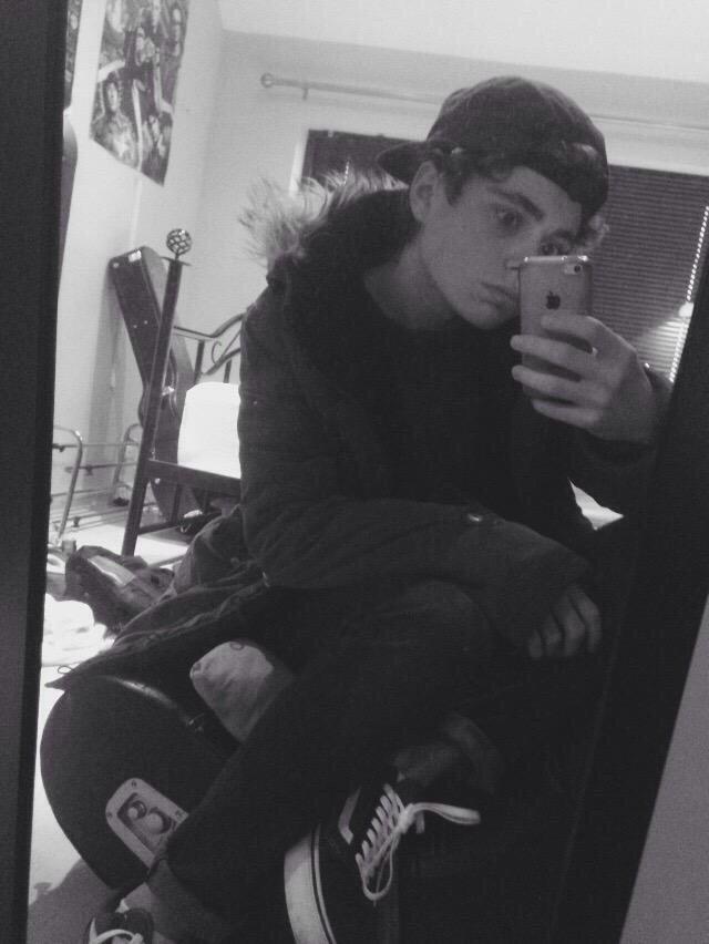 jake (@gxthdxrk) on Twitter photo 