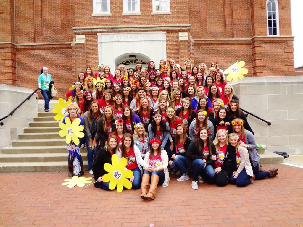 KSteinicke's tweet photo. Missing my beautiful alpha chis ❤️💚 #alwaysaxo @AXO_UMU http://t.co/FlGxH2B1K5