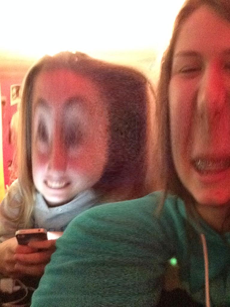 DelayneColburn's tweet photo. 😅😅 This is how we spent our night.. http://t.co/ARtjvRYkXr