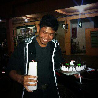 Dahsyatnya lilin ulang tahun dzikri :D