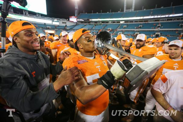 BigOrangeGrunt's tweet image. One down .. LOTS MORE TO COME! #WeOnlyGettingStarted #Vols @josh_dobbs1 @MrHurd_1 @vwharton4 @KM1_Era @