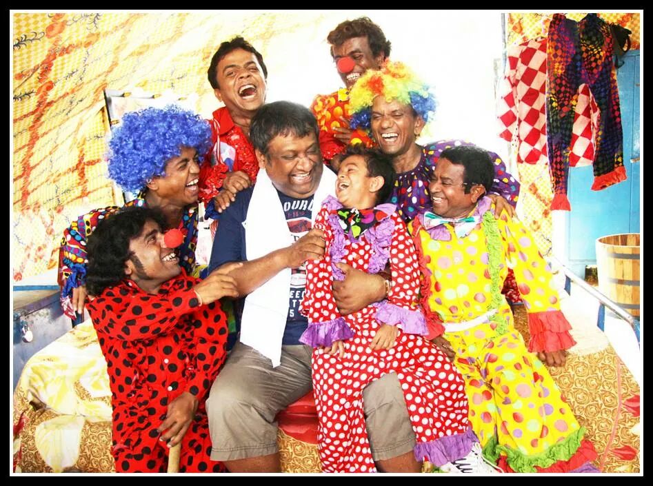 KGunedited's tweet photo. Chotto bondhura ashchey 23rd January. #chotoder chobi http://t.co/yOW5JUqUCi
