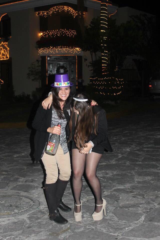 ferRodriguezlpz's tweet photo. Todo es mejor con amigas :) http://t.co/m7RL7OzE8b