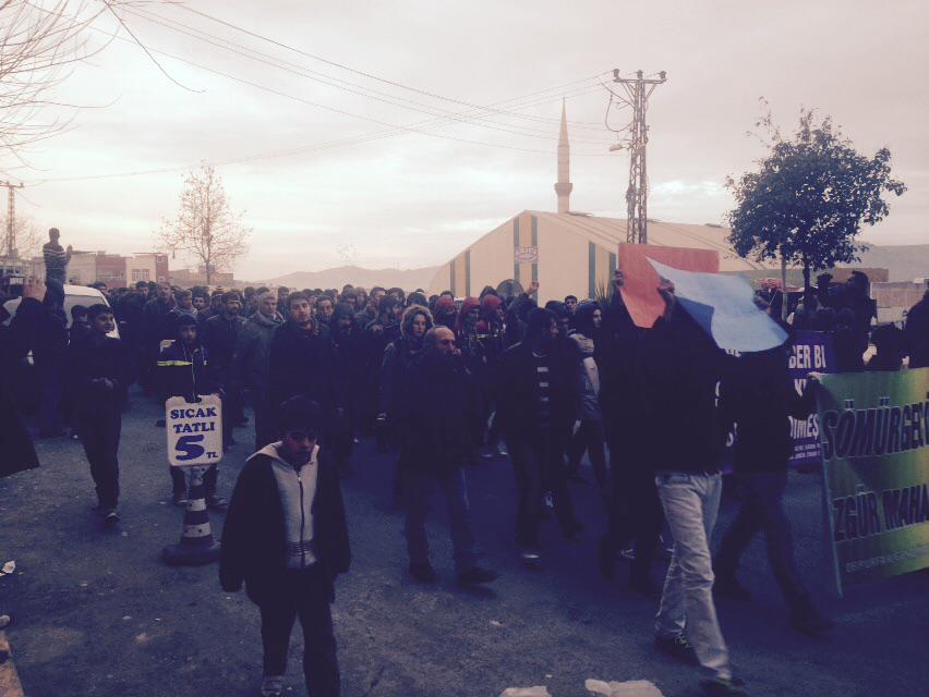 ibrayhan's tweet photo. Gençlik uyuşturucu, fuhuş ve ajanslaştırmaya karşı gerçekleştirdiği yürüyüşle tepkisini ortaya koydu. http://t.co/UrdsHTN4Hx