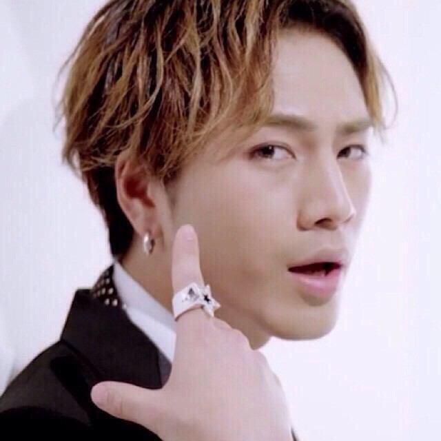 ㄘなつ Ldh垢 え 臣アイプチ疑惑 笑笑 確かに前のと比べると二重線ない笑 でもうちも奥二重だからアイプチしてたら 普通の二重なって 夏休み明け 目でかくなったね って言われたし 笑 臣もそんな感じでしょー 笑 アイプチしてても関係ないけどね