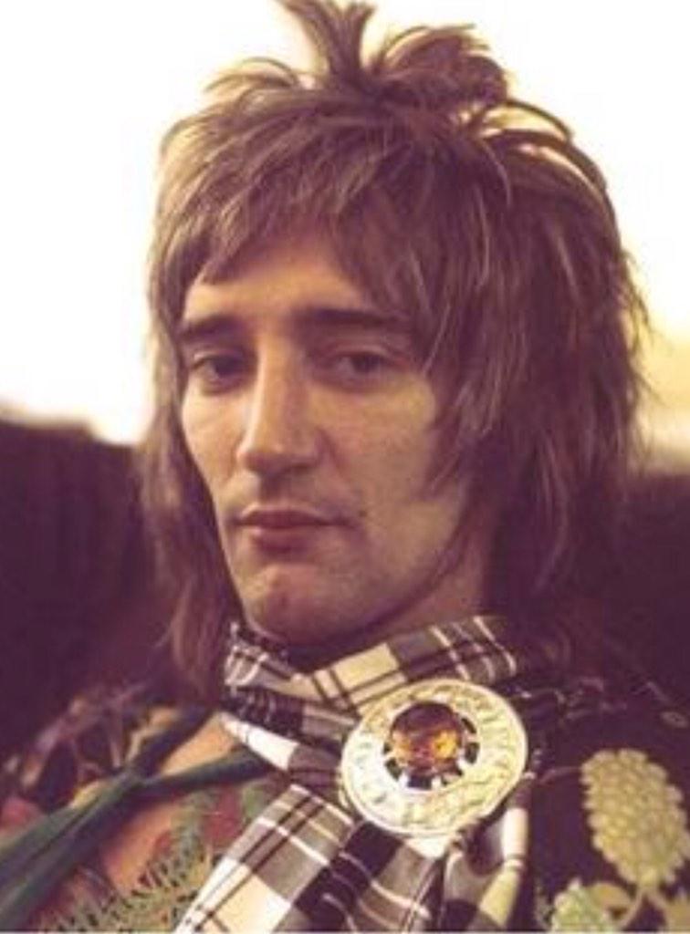 01/10/1945 Happy Birthday, Rod Stewart, vocals extraordinaire 