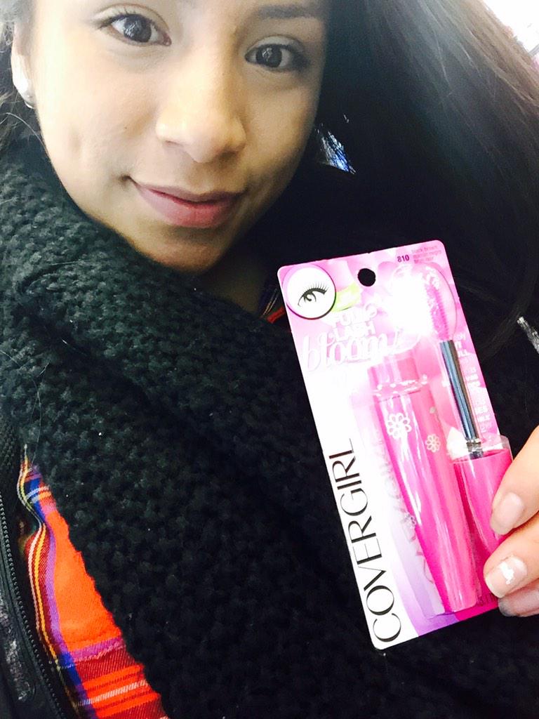 chikisbooboo's tweet photo. Bloom mascara from Covergirl at Walmart:) #bloomgirl #bloommascara #contesthastag @COVERGIRL @Influenster @Walmart http://t.co/Ju55cKg3FK