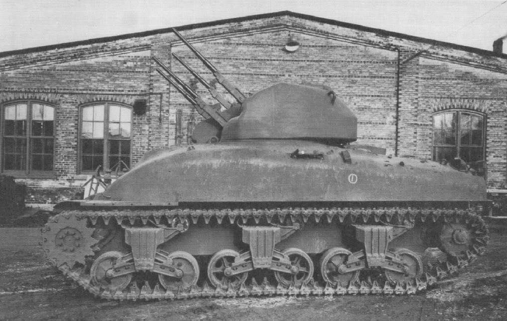 弾薬小話二本立て 弾薬に振り回されるスキンク対空戦車 王虎の8 8cm弾薬のデカさ Togetter 弾薬小話二本立て 弾薬に振り回されるスキンク対空戦車 王虎の8 8cm弾薬のデカさ Togetter