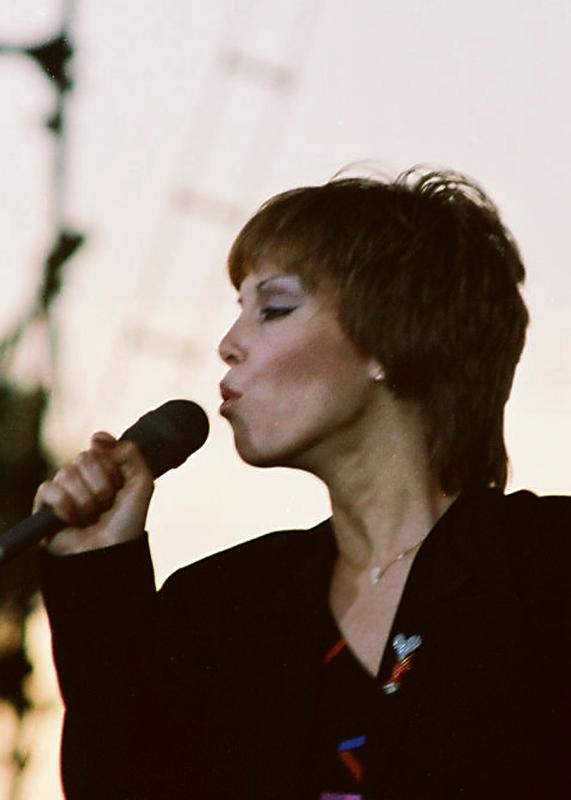 Happy 62nd birthday, Pat Benatar, awesome singer and 4-time Grammy winner  \"We Belong\" 