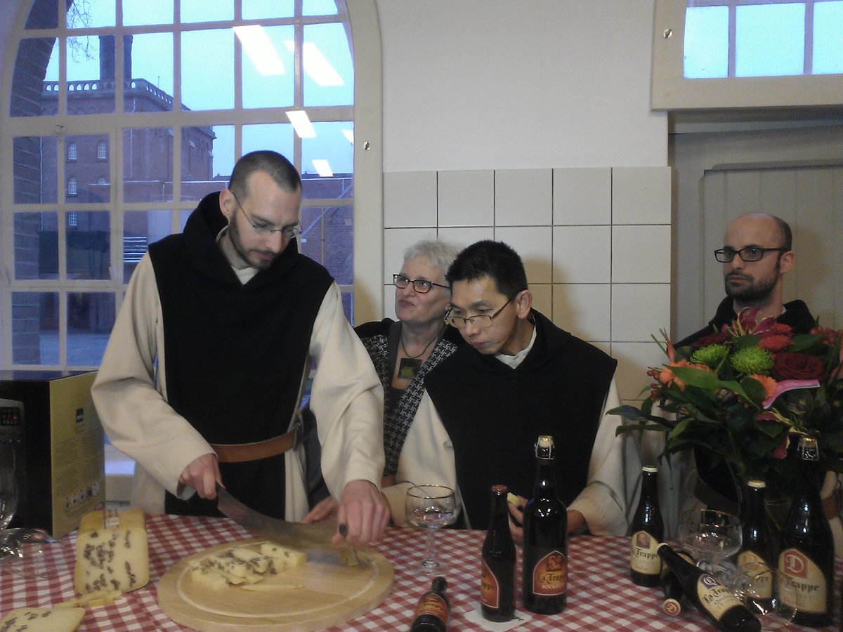 Kaasmakerij Abdij #Koningshoeven #Tilburg geopend. Heerlijke biologische abdijkaas! Mbv <a href="/CorneAnsems/">Corne Ansems</a> van Ruurhoeve!