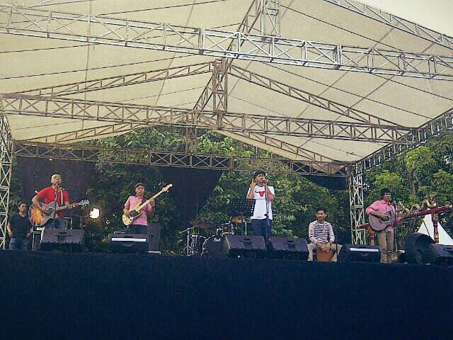 Perform buat HUT <a href="/PDI_Perjuangan/">PDI Perjuangan</a> me 42 bareng <a href="/djoeangmuda/">Perdjoeangan MudaInd</a> di Tugu Proklamasi Menteng tadi sore