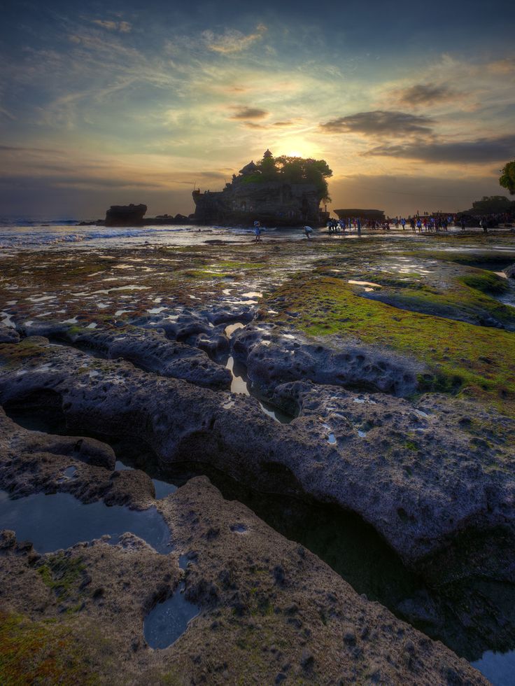 arsitekturco's tweet photo. Lead me there, sunset, Tanah Lot Bali http://t.co/vUObaDaoBH