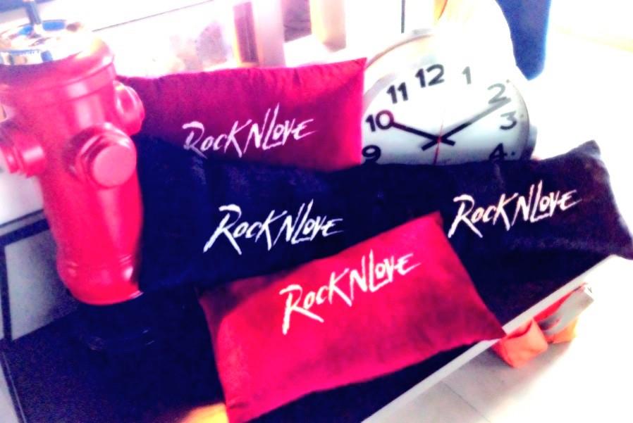 Mau dong kakak <a href="/WarnerMusicID/">WarnerMusicID</a>: all about #RockNLove .. mau? *wink<a href="/kotakband_/">Official KOTAK</a> @Rock_nLove_ "