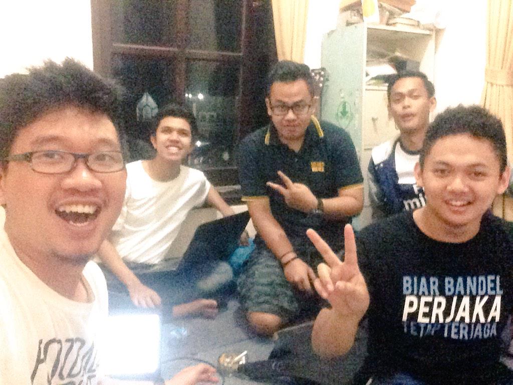 Bikin website bareng MANER cc : @JayaYEA <a href="/gagalmahasiswa/">IPK HANYA FORMALITAS</a> <a href="/MahasiswaSalJur/">J</a> #Resolusi2015