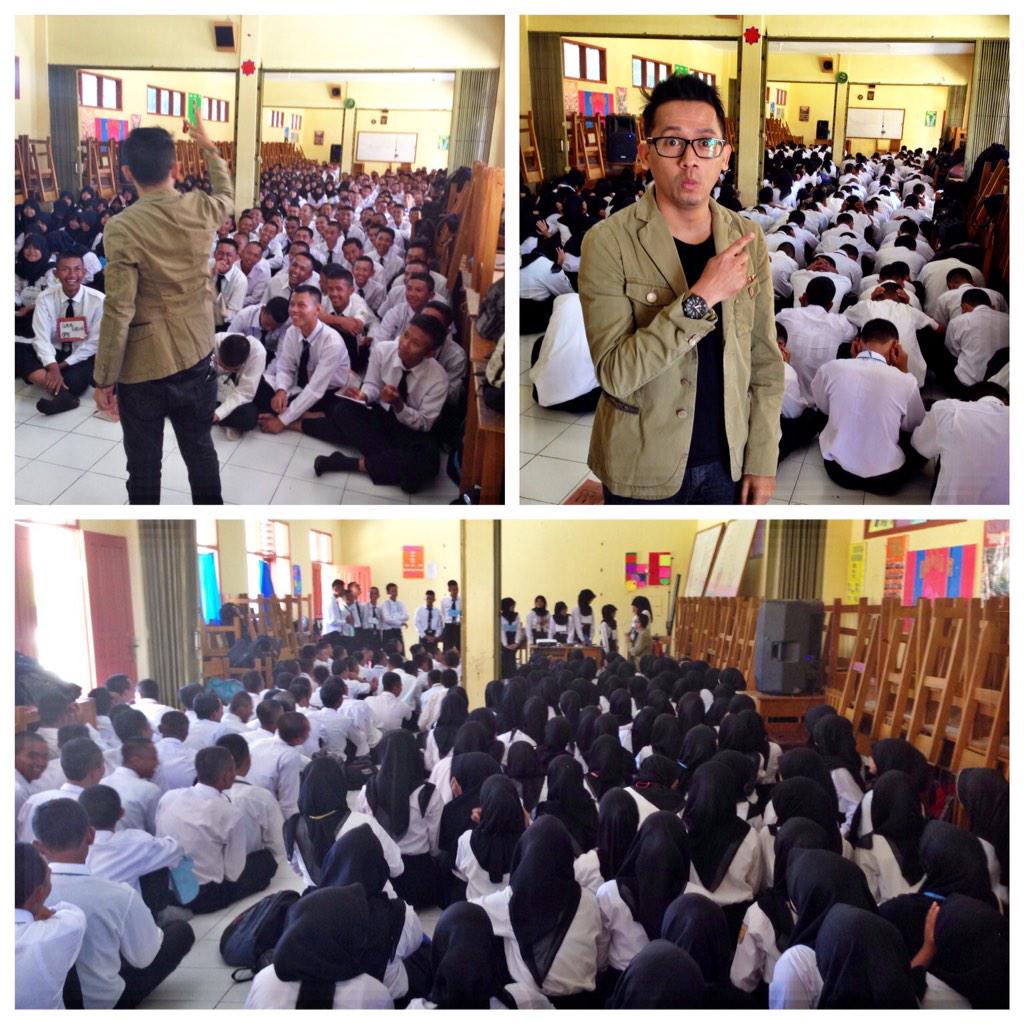 (10/1) SMKN 1 Cihampelas
 izn da'house yo!

#Public Speaking
#Training