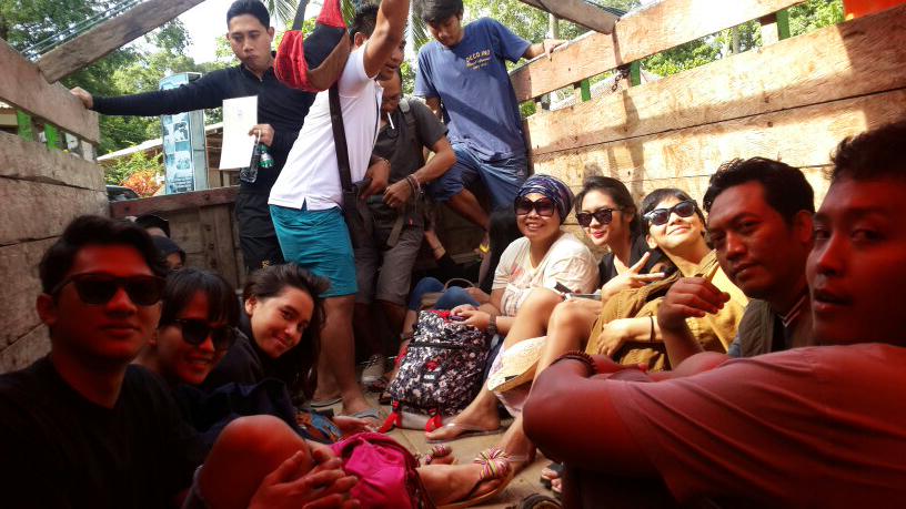 Truk hanya ini satu satunya alat transportasi penghubung menuju sukamade <a href="/NayaAnindita/">Naya.Anindita</a> #ComMEnity #SurpriseCamp