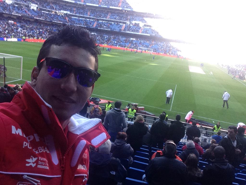 En el Bernabéu, listo para ver un gran partido😉