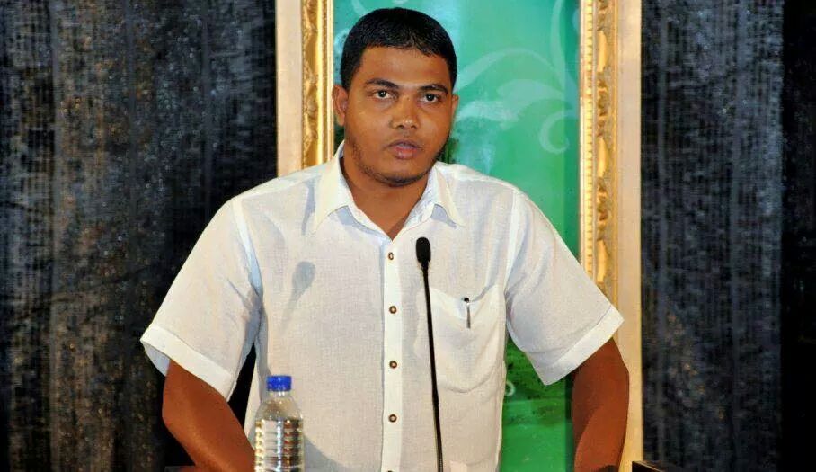 Haruge__'s tweet photo. #MTTCC ga ulhey anhen kudhin Sinaan aai eku film nukulheynama vazeefa gelleyne. @sunbrk @SusanIbrahim @boadhigu http://t.co/56ue6wu2HJ
