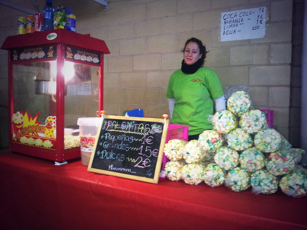 Manchaventura's tweet photo. Disfruta de nuestras palomitas dulces y saladas y de los mejores monitores en la pekenavidad de Socuéllamos!!! http://t.co/RXOAafOO1U