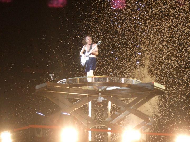 Angus Young on 18th June 2010 at the Stade de France (Paris).