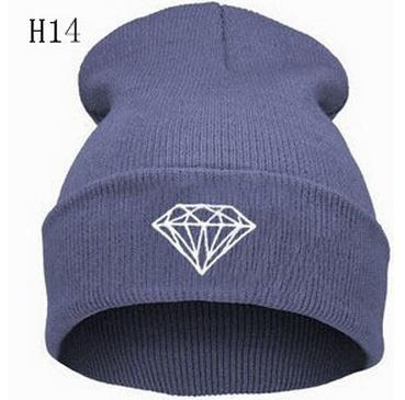 CaprichitoShop's tweet photo. GORRO DIAMANTE (6€) 
Tmb blanco, gris, rosa, rojo oscuro, rojo claro, azul oscuro, azul claro, negro

RT SI TE GUSTA http://t.co/rGc6ftXe01