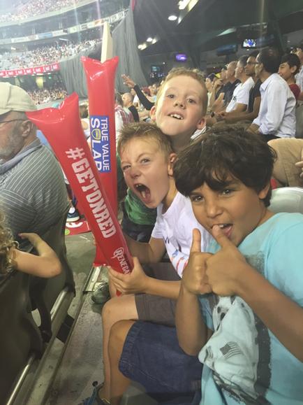 samanthtay's tweet photo. #getonred http://t.co/lX54ft00Yj