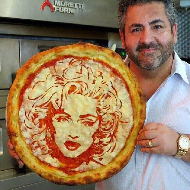 BakeryPics's tweet photo. Your picture on a...... Pizza? http://t.co/uZfp8x51rA