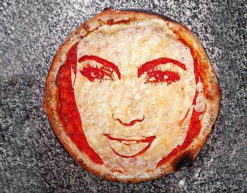 BakeryPics's tweet photo. Your picture on a...... Pizza? http://t.co/aPfrFFbDKQ