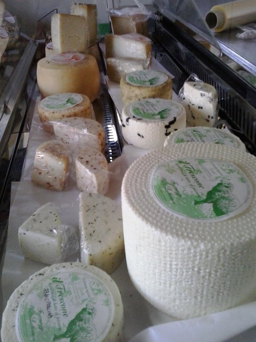 Valleluterana's tweet photo. il nostro #formaggio #pecorino #Bracciano #km0 #makecheesenotwar http://t.co/4fAVDbs3bd