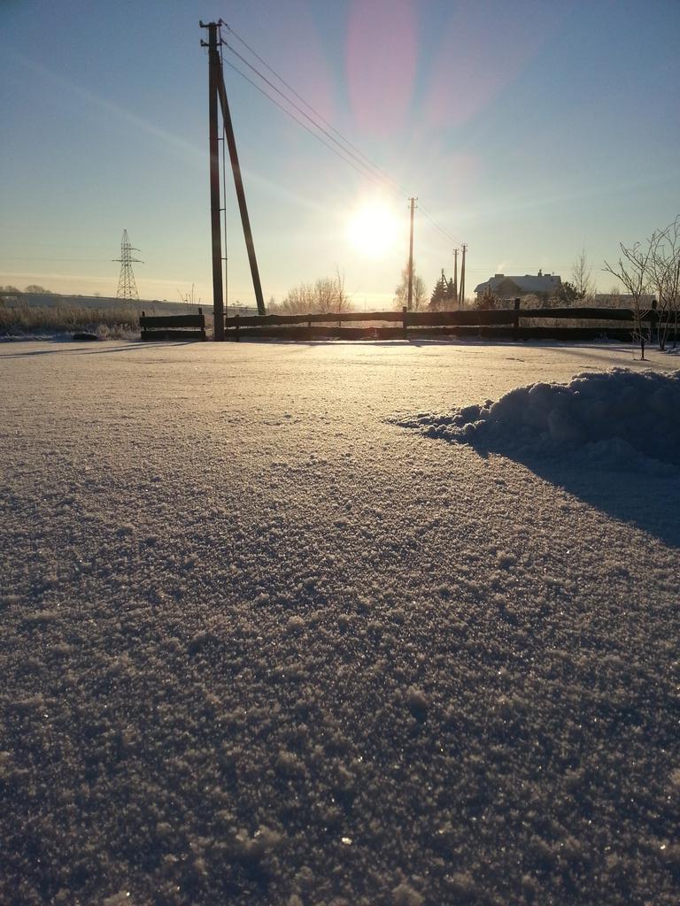 How shines thee, a moment yet frozen then gone - visions of winter
