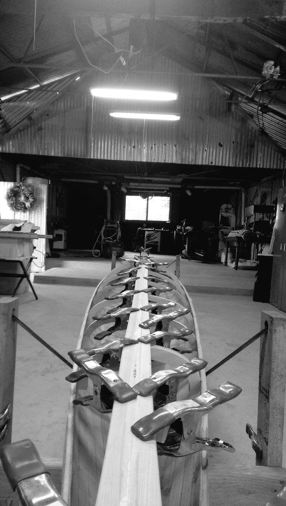 Karl_Kol's tweet photo. Finished the hull, time to finish the deck http://t.co/GEBl9BYjwy