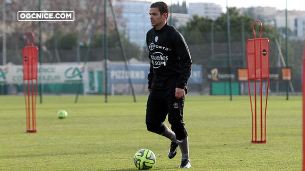 footmercato's tweet photo. La première image de #BenArfa en tenue de Nice ! http://t.co/I1j5E2gBSs
