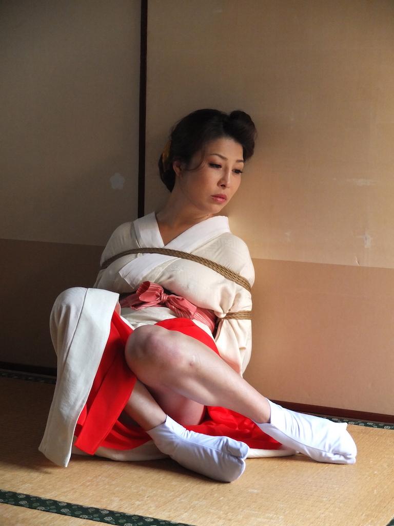 五十嵐しのぶ 緊縛 