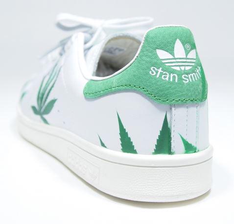 BadStanSmith's tweet photo. S M O K E. http://t.co/ovfK9ofEx4