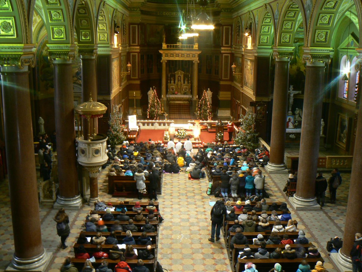 sppopzl's tweet image. Dec 31, Noon Prayer in #EB07 - kostel sv. Václava na Smíchově (St. Wenceslas Church in Prague-Smichov) #TaizePrague