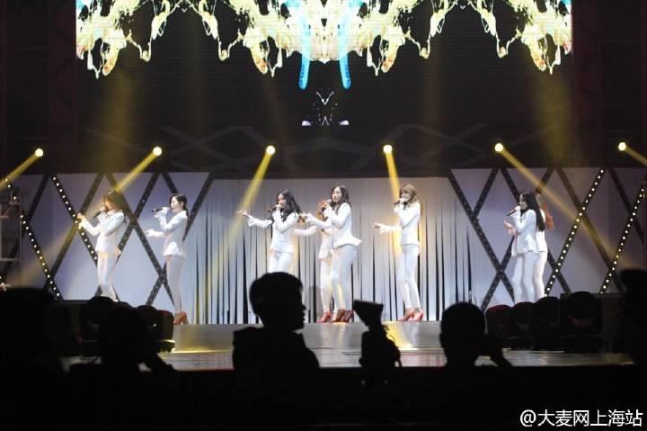 [PIC][03-01-2015]SNSD khởi hành đi Thượng Hải để tham dự "China for GG 1st Fan Party in ShangHai" vào sáng nay B6bJYwOCEAAXSd9
