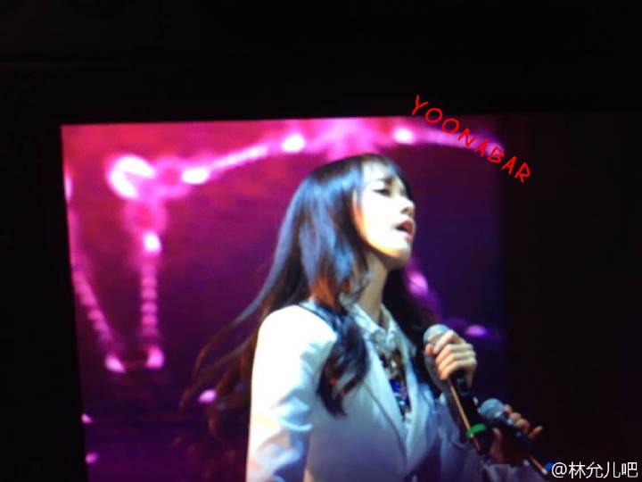 [PIC][03-01-2015]SNSD khởi hành đi Thượng Hải để tham dự "China for GG 1st Fan Party in ShangHai" vào sáng nay B6bLjCtCAAAOEW0